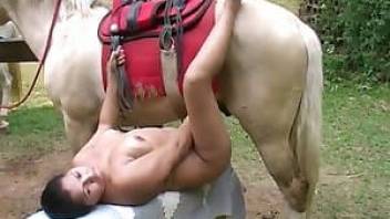 Juicy slut want to be pounded by a horse